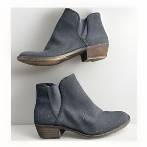 Grey Perforated Suede Ankle Booties 8M Kensie Gerona Block Heel Low Western Boho